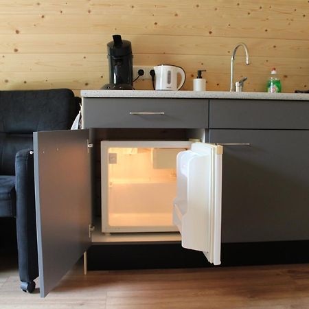 Camping Pod: Lyts Dekema 2 Baard Dış mekan fotoğraf