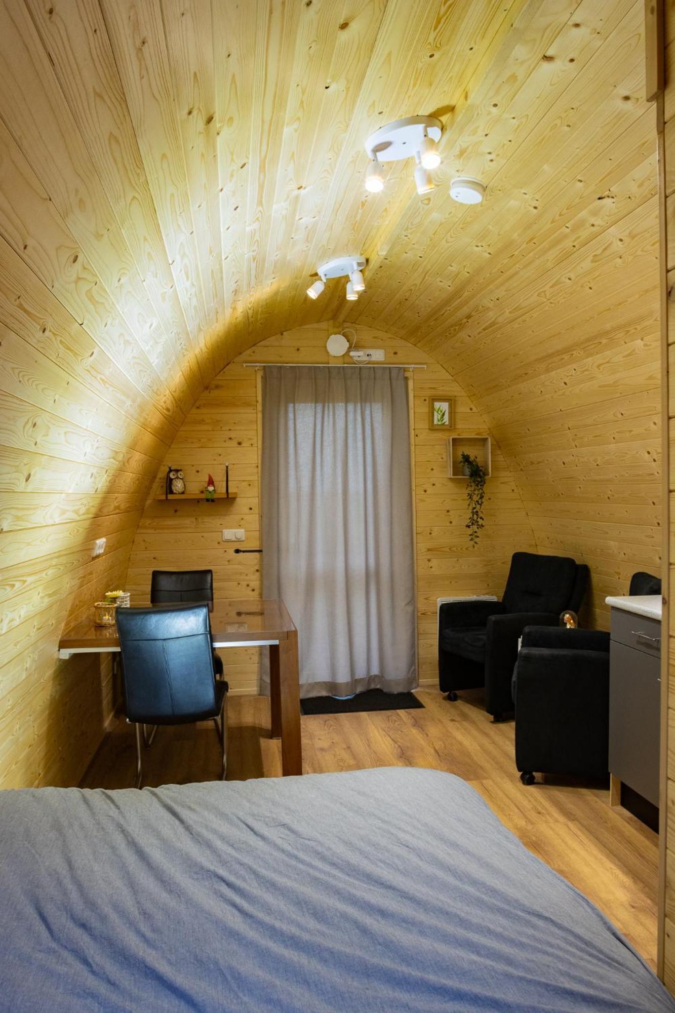 Camping Pod: Lyts Dekema 2 Baard Dış mekan fotoğraf