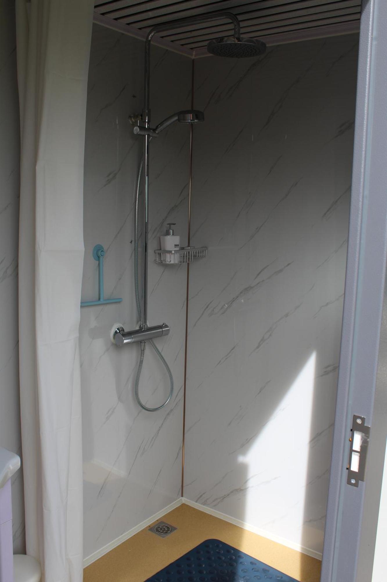 Camping Pod: Lyts Dekema 2 Baard Dış mekan fotoğraf
