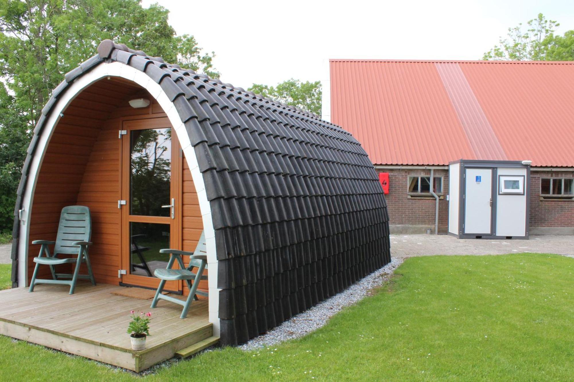 Camping Pod: Lyts Dekema 2 Baard Dış mekan fotoğraf